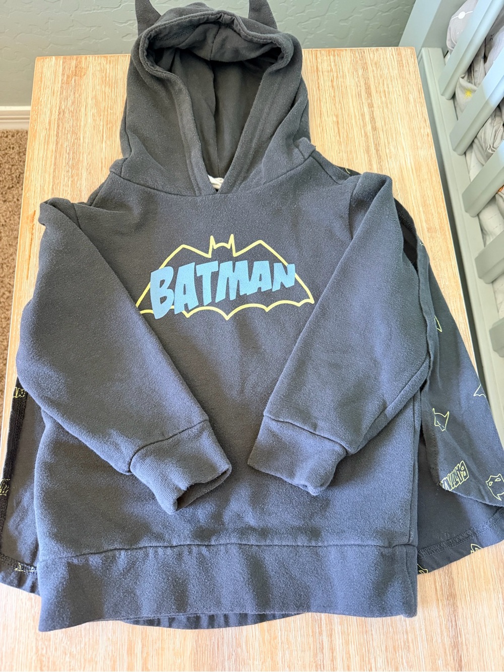 Cotton On Kids Batman Cape Hoodie Faded Black Size 4 Detachable Cape Costume